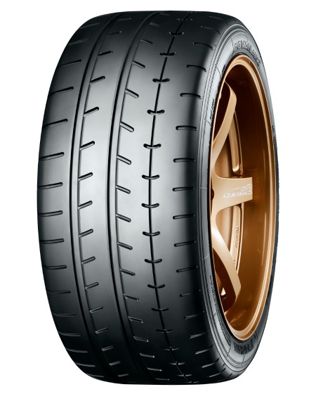 YOKOHAMA ADVAN A052 235/35 R19  XL   